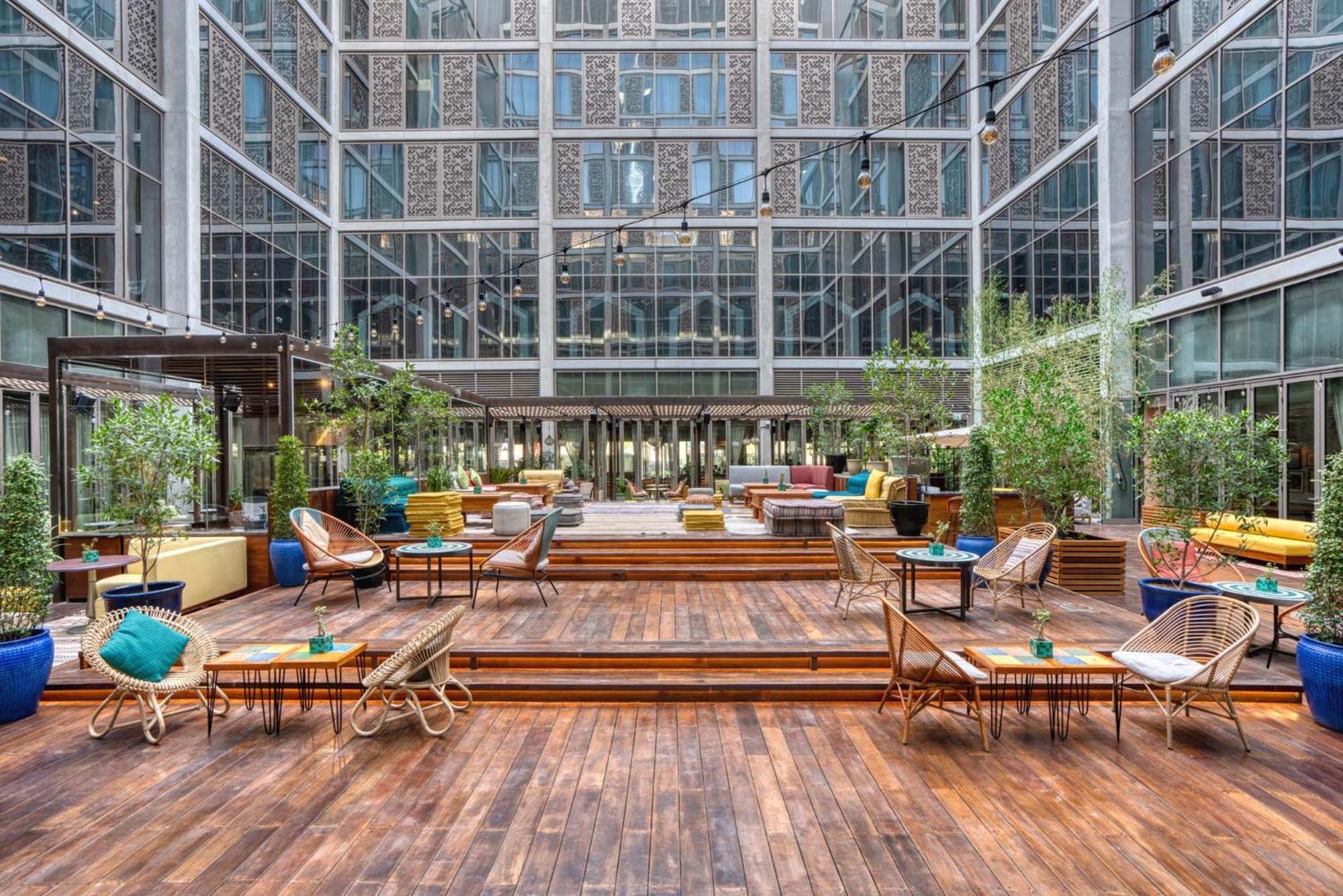 25Hours Hotel Dubai One Central المظهر الخارجي الصورة The hotel's atrium