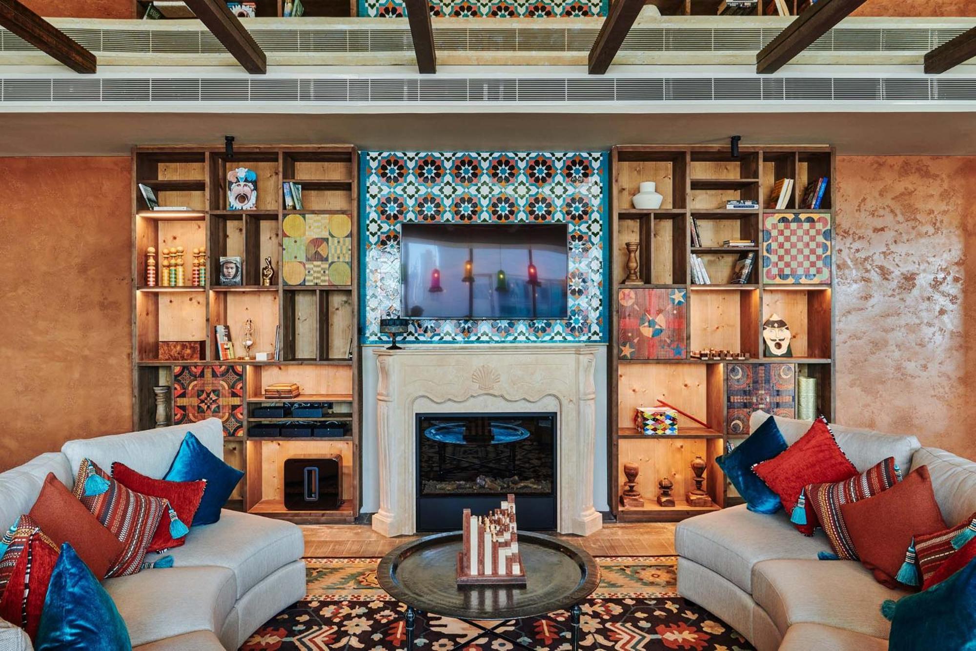 25Hours Hotel Dubai One Central المظهر الخارجي الصورة The living room of a suite at the Ritz-Carlton, DIFC